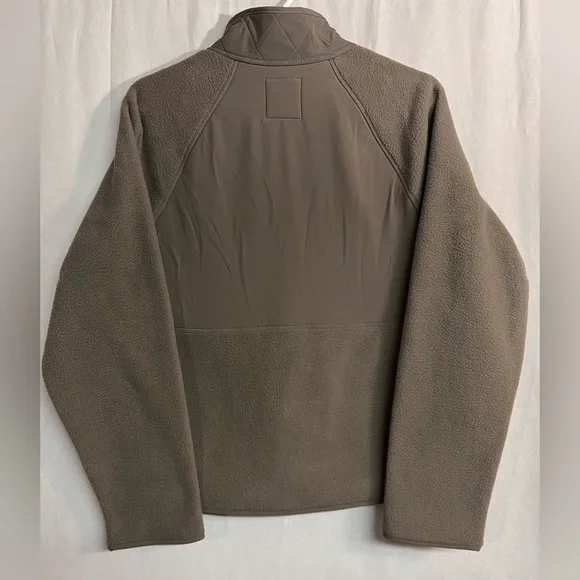 GapFit Women's Fleece Sherpa Button-Down Jacket NWT - Picture 5 of 6